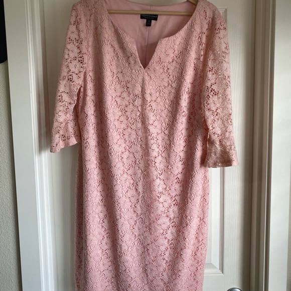 Pink lace dress size 16 - Picture 6 of 9